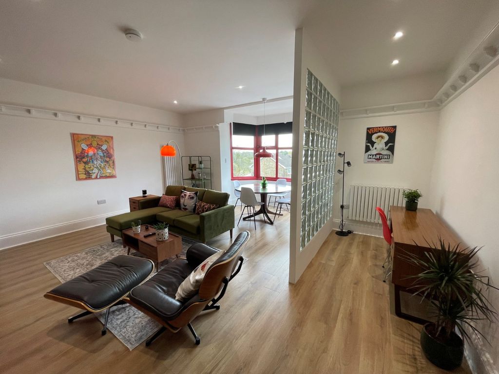 Property photo 2 of 22 Picture No. 30