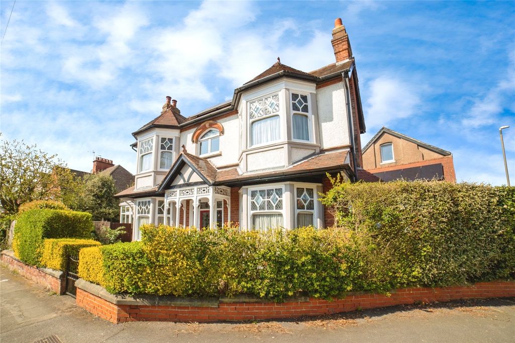 Property photo 2 of 35 Picture No. 30