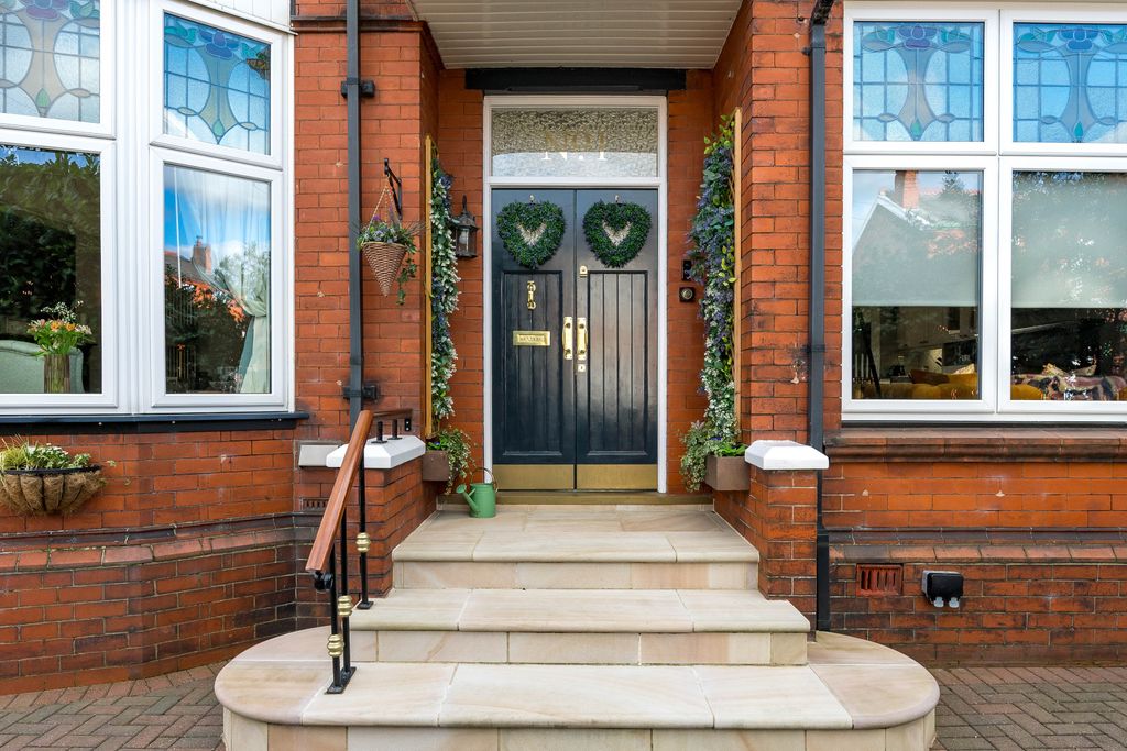 Property photo 3 of 66