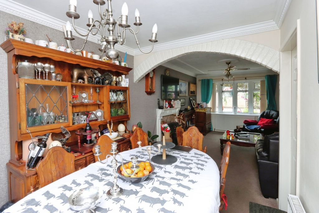 Property photo 3 of 17 Photo