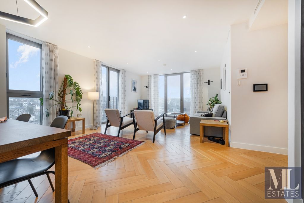 Property photo 3 of 11 Photo 12