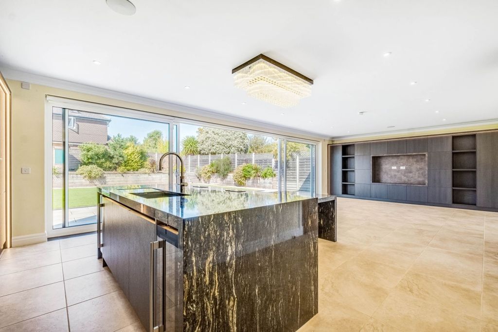 Property photo 2 of 50 Kfh-55A_Blakes_Avenu