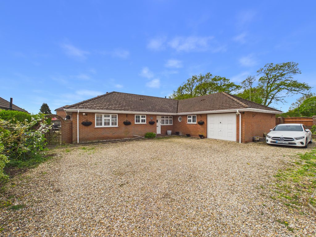 Property photo 1 of 14 3Â Bedroom Detached Bungalow For Sale