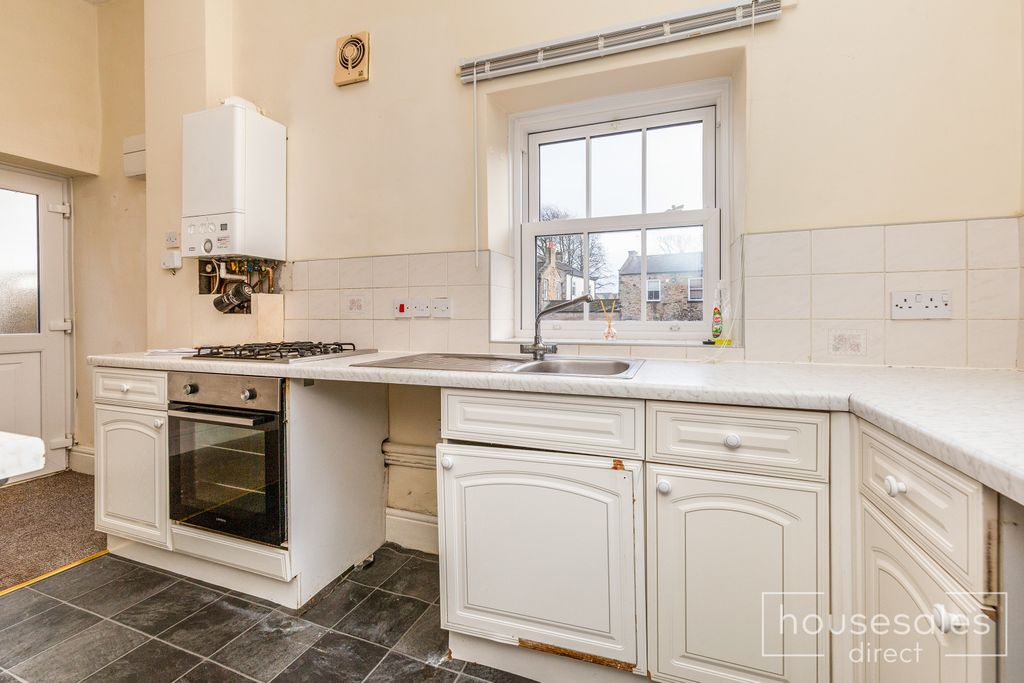 Property photo 2 of 13