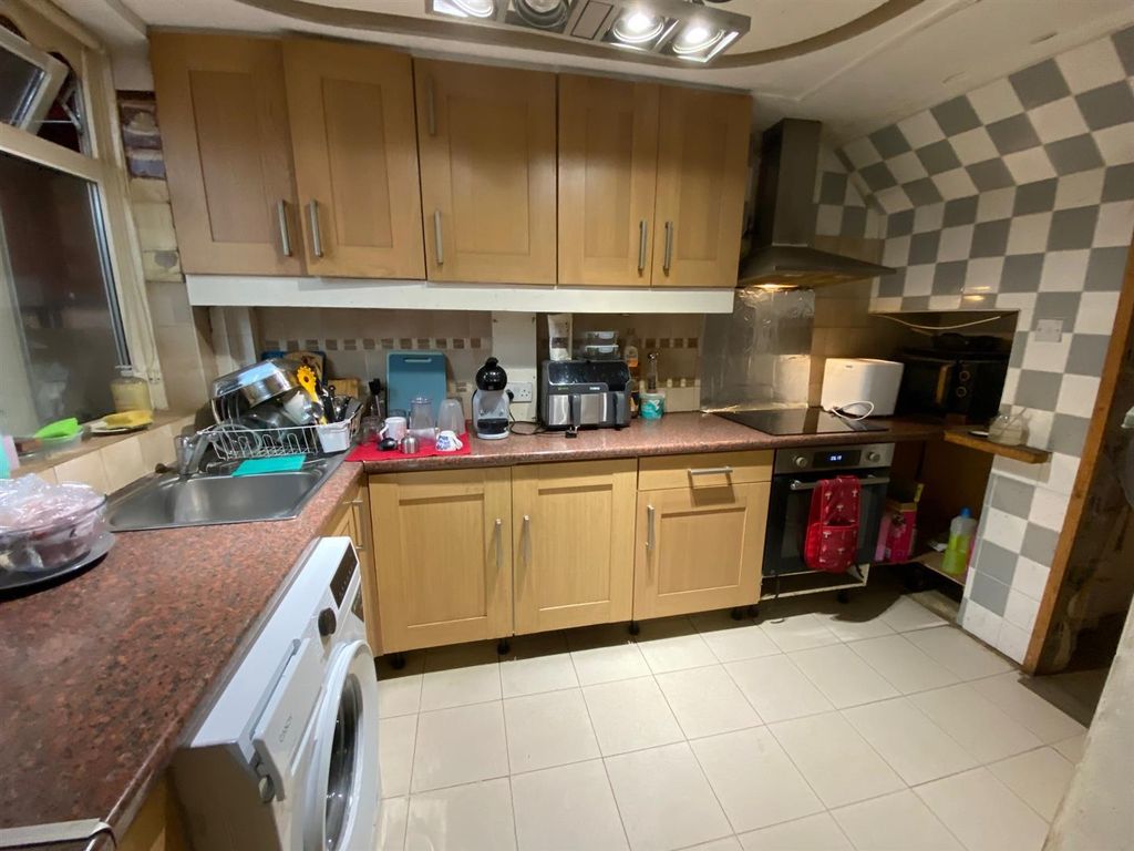 Property photo 3 of 12 H9.Jpg