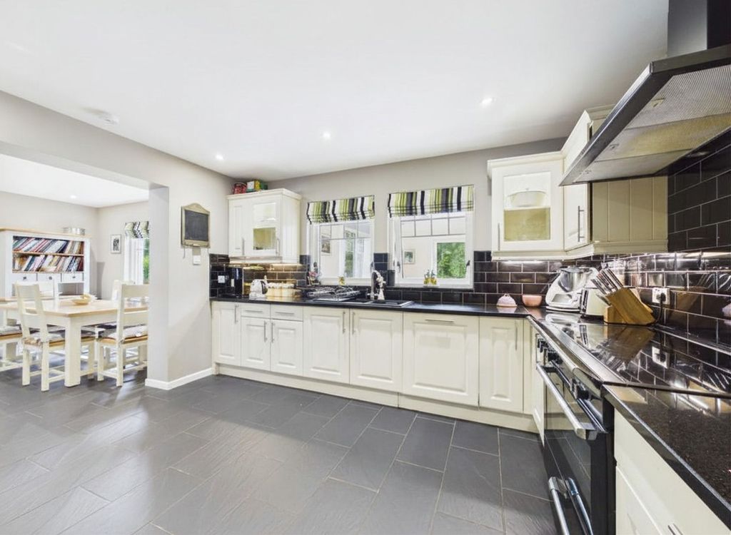 Additional image 12 of 5 bed detached house for sale7 Finlayson Lane, Carnwath, Lanark ML11