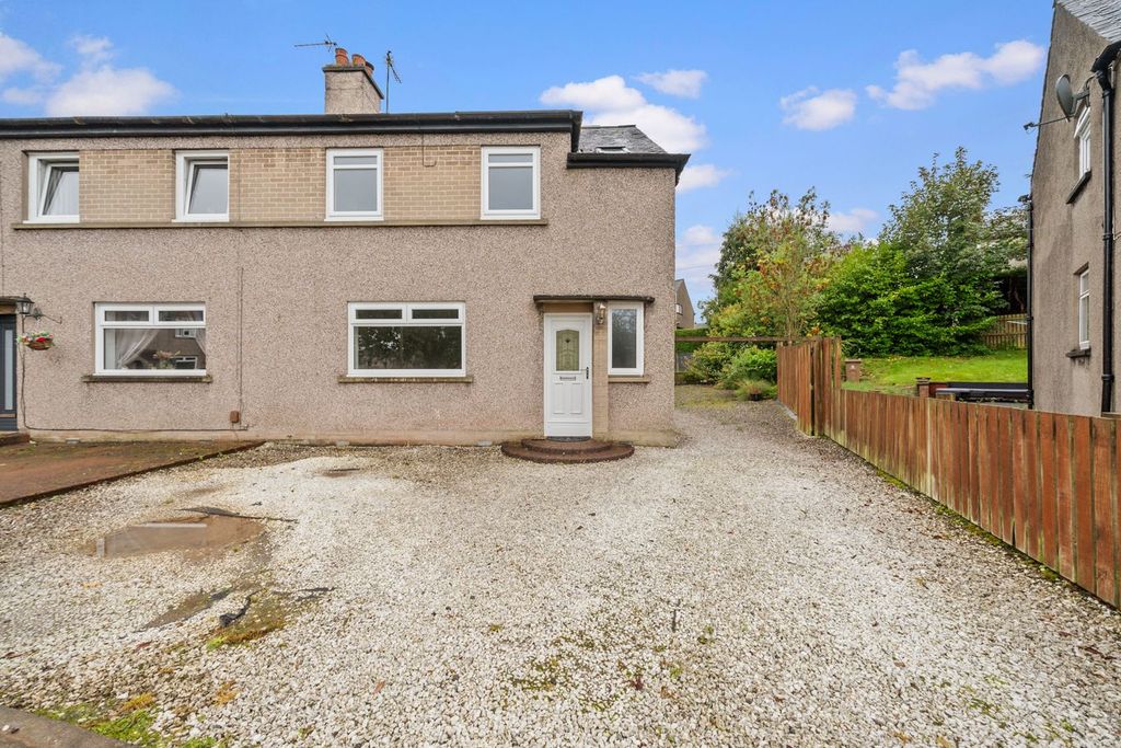 Property photo 1 of 32