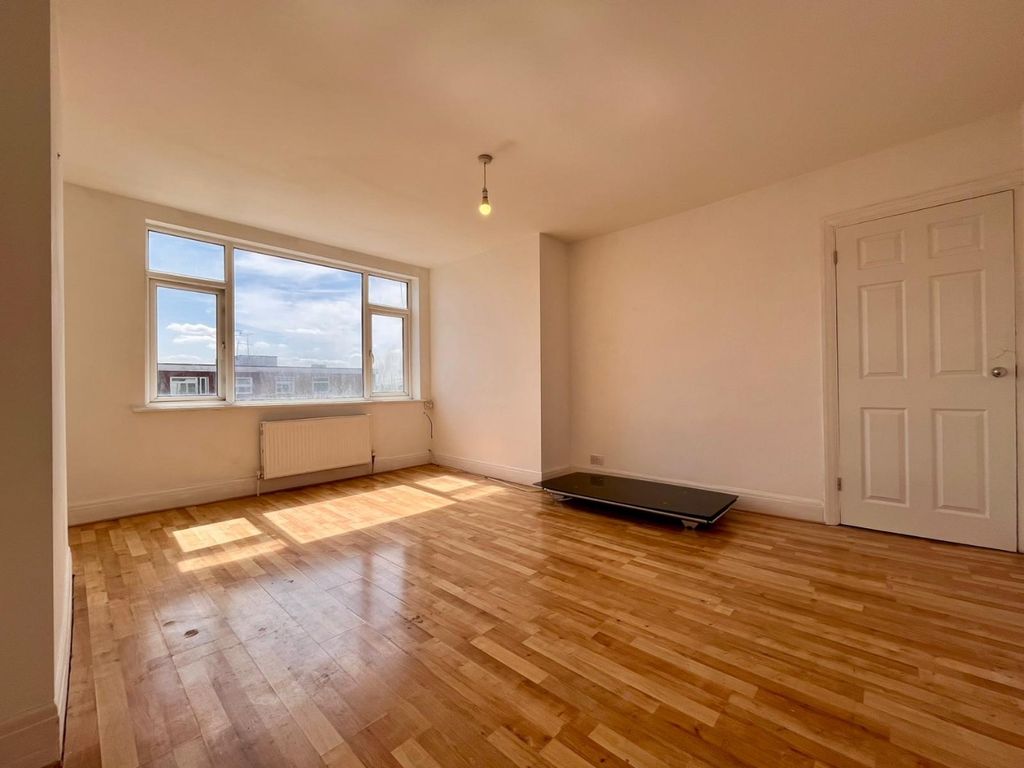 Property photo 1 of 6 4163303