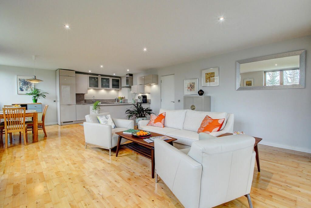 Property photo 1 of 3