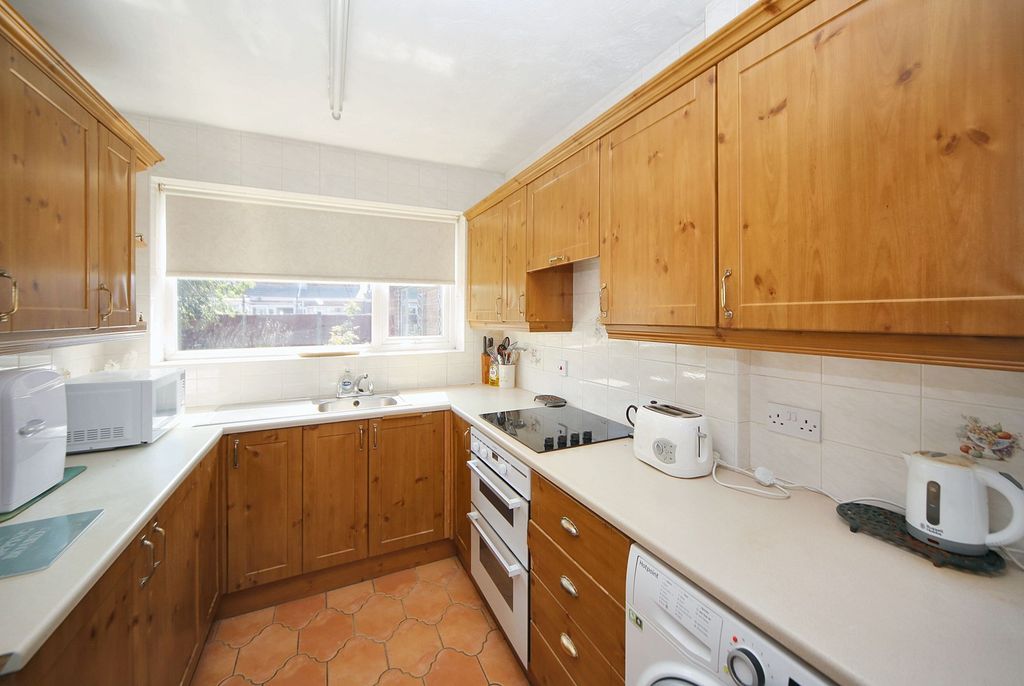 Property photo 3 of 24