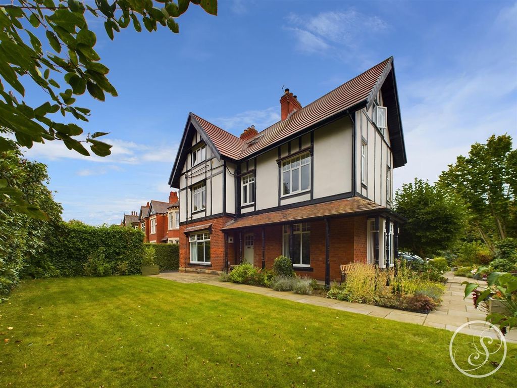 Property photo 1 of 30 External