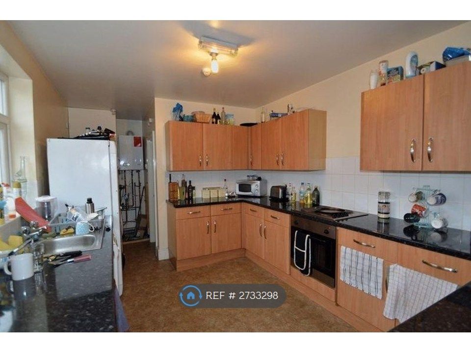 Property photo 2 of 13 Kitchen