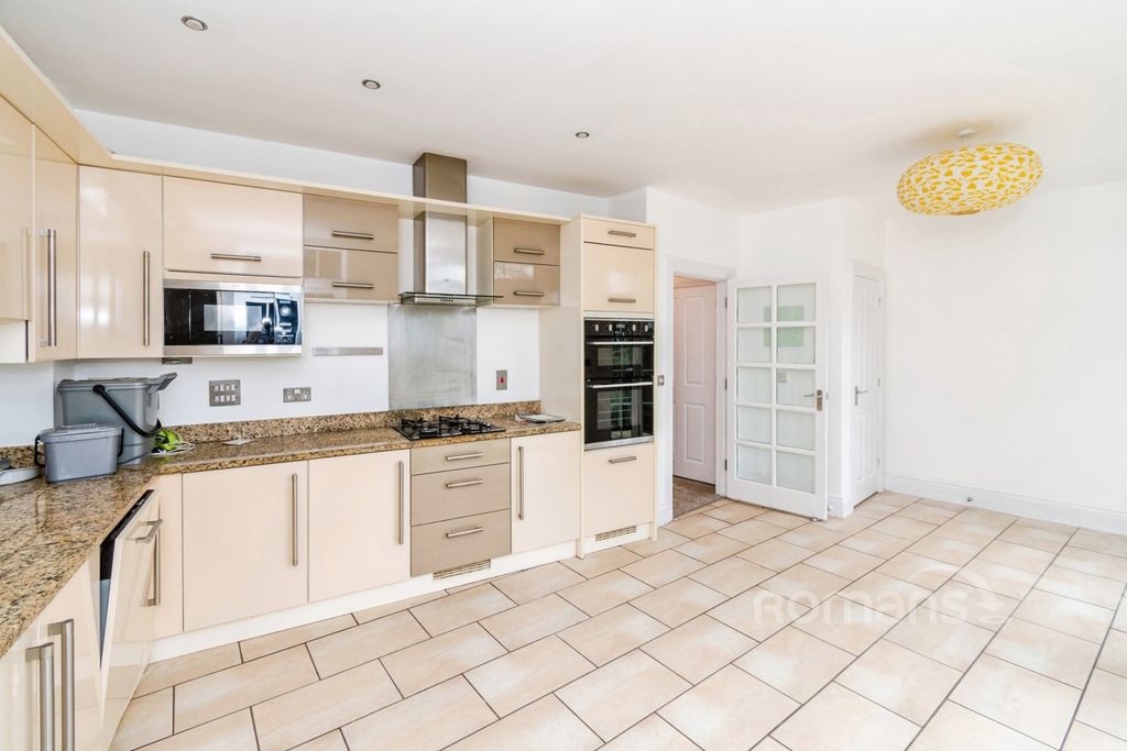 Property photo 3 of 20 Pbox-Img.Jpg