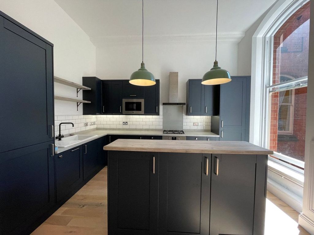 Property photo 3 of 9 Kitchen