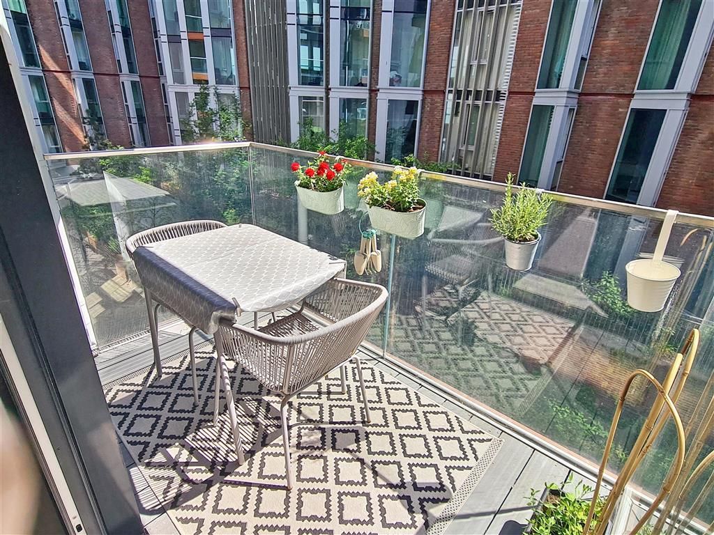 Property photo 1 of 17 Balcony