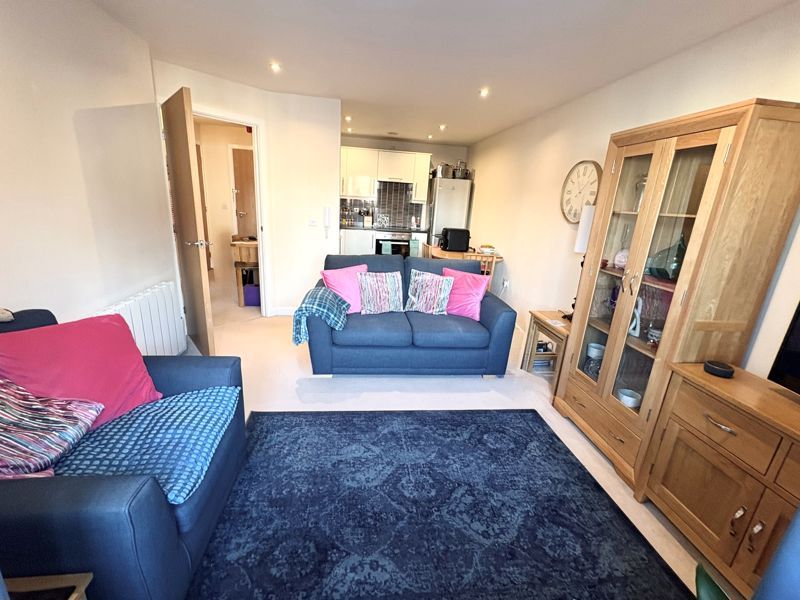 Property photo 3 of 7 Photo 7