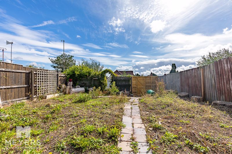 Property photo 2 of 12 Garden