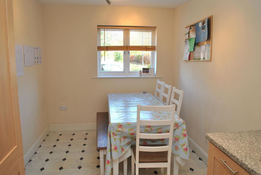 Property photo 3 of 15 Dining Area.Jpg