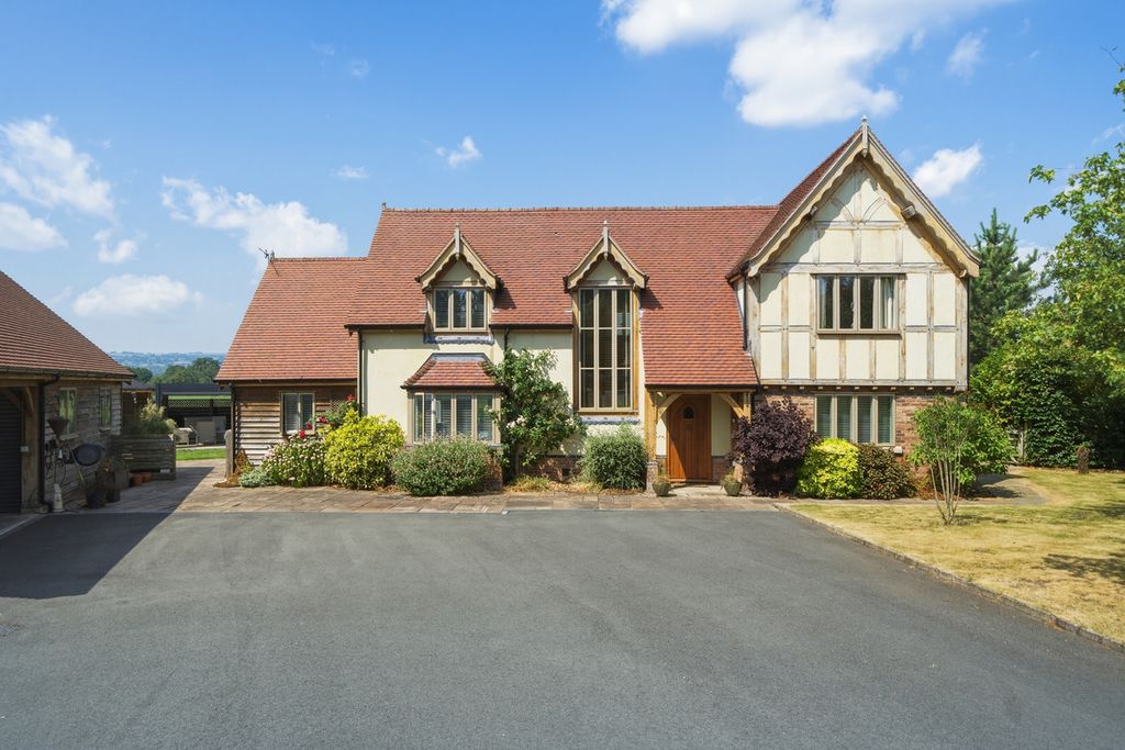 Property photo 2 of 40