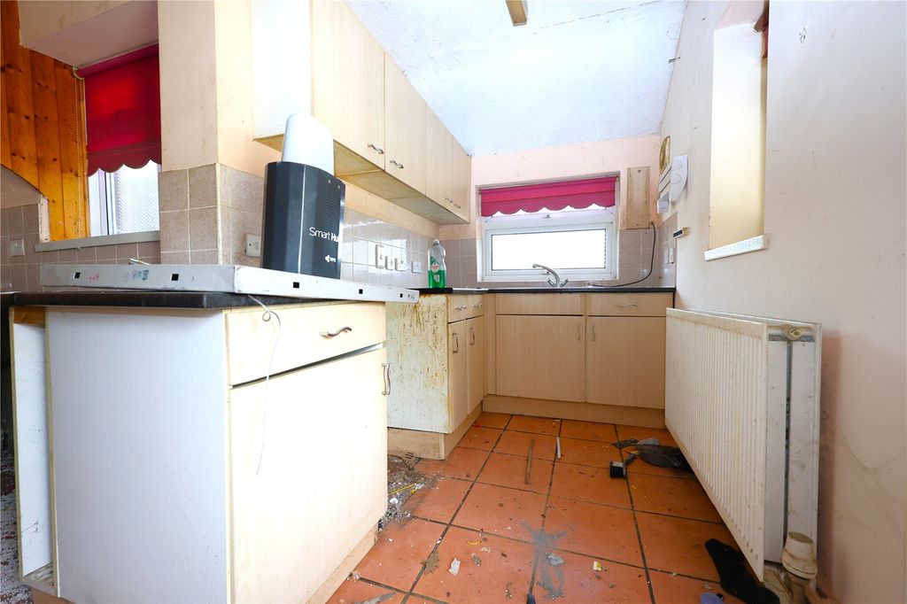 Property photo 3 of 18 Picture No. 02
