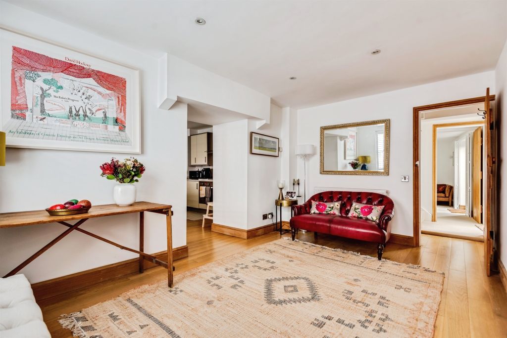 Property photo 2 of 20