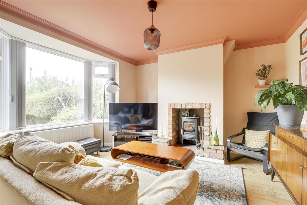Property photo 2 of 17 8337.Jpg