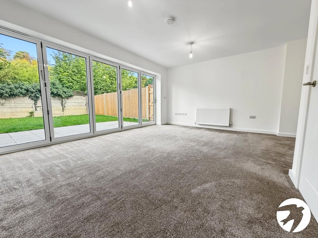 Property photo 2 of 24 Picture No. 27