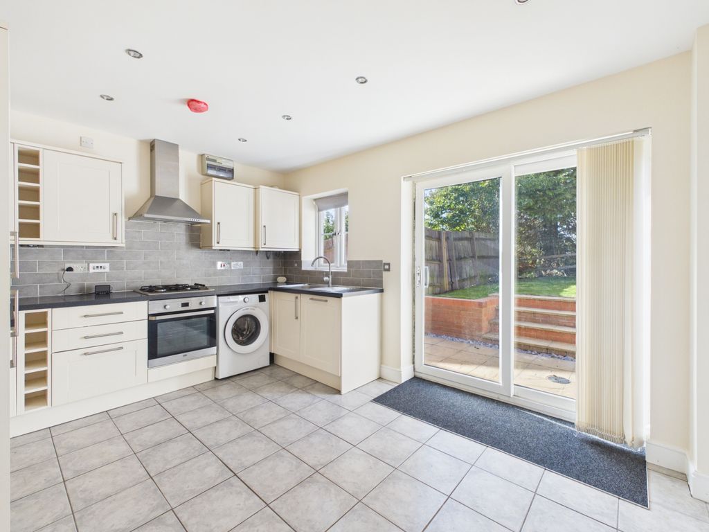 Property photo 2 of 21 Syers Green Lane