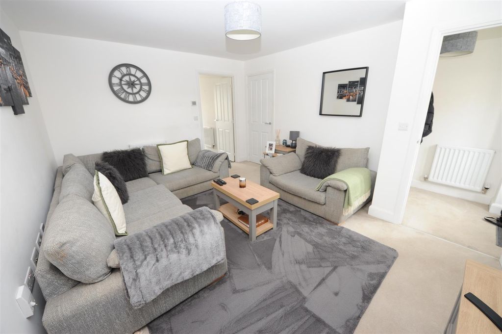 Property photo 2 of 18