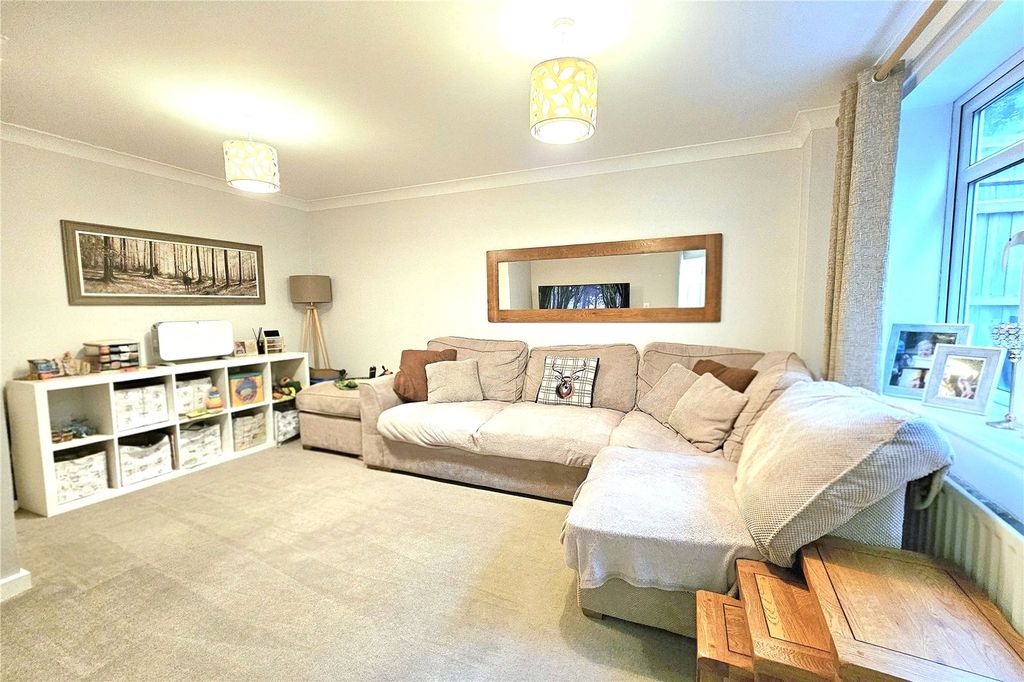 Property photo 2 of 16 Picture No. 17