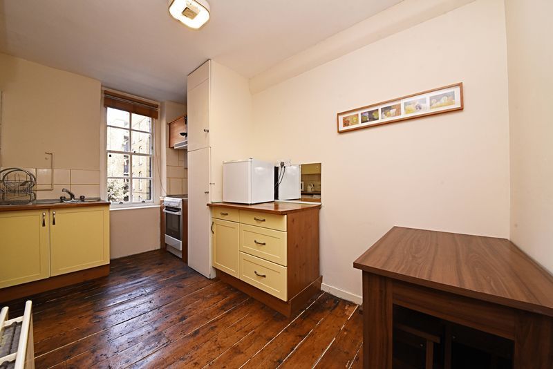 Property photo 3 of 6 Kitchen 2