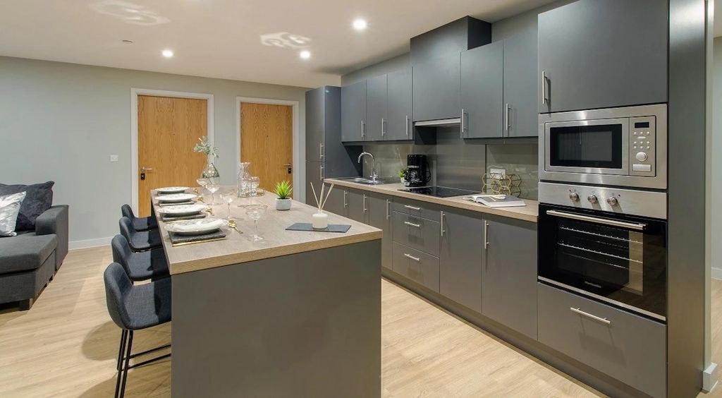 Property photo 2 of 36