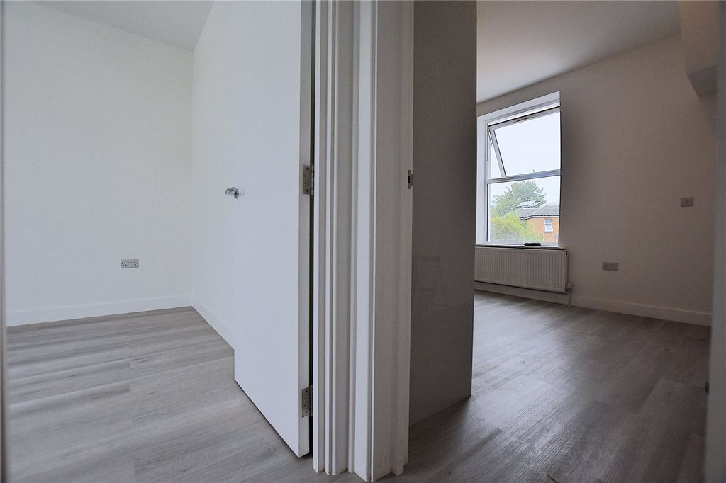 Property photo 2 of 16 Picture No. 09
