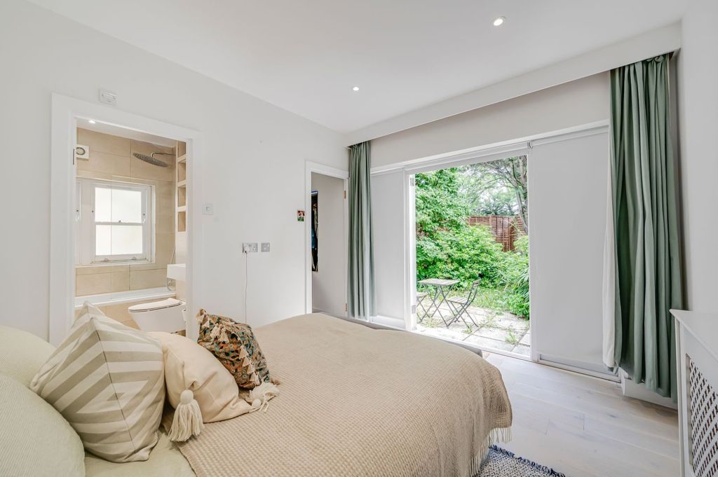 Property photo 3 of 12 Picture No. 06