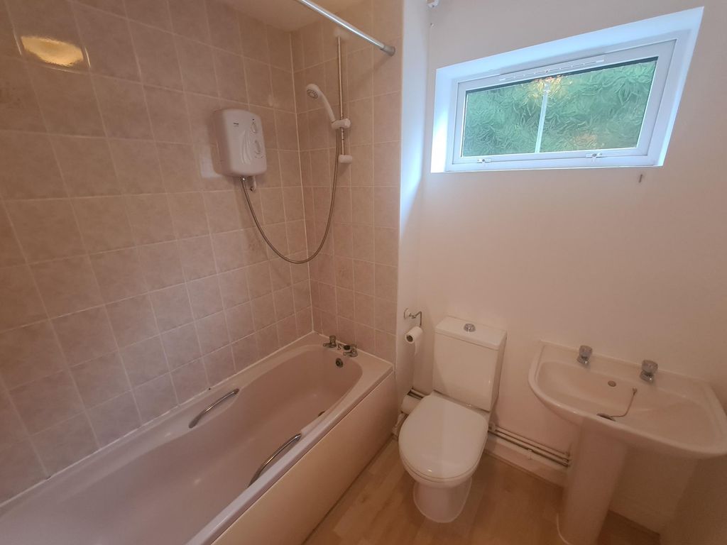 Property photo 3 of 4 Bathroom