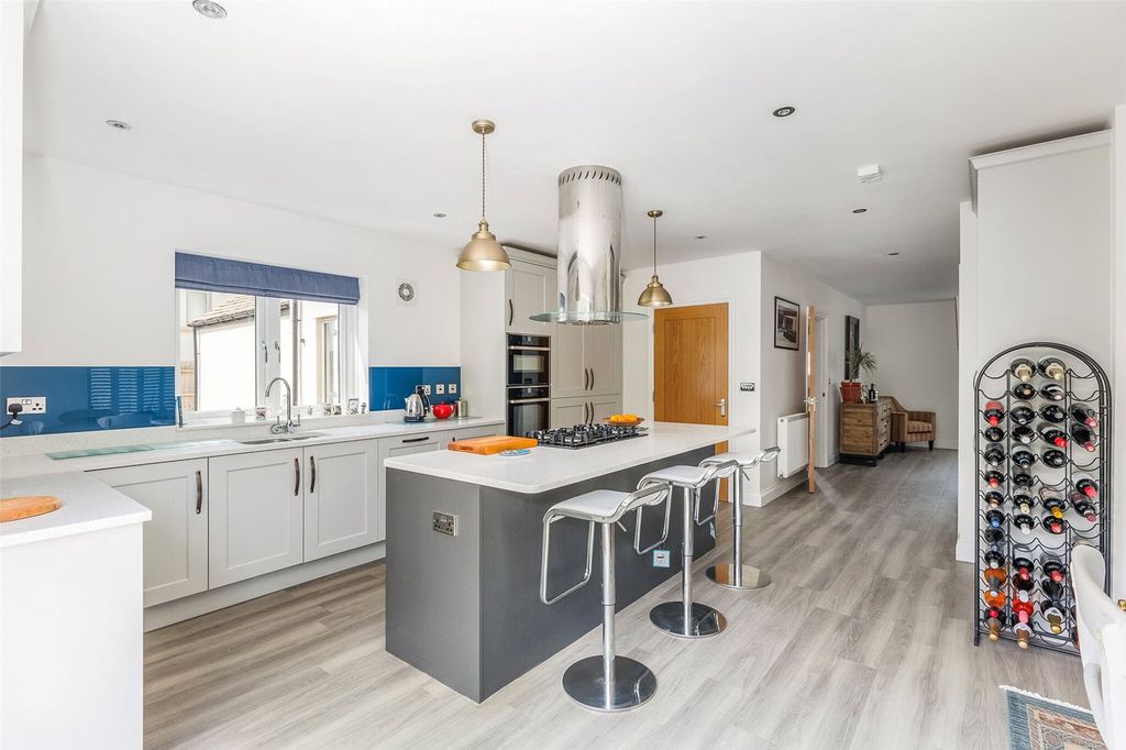 Property photo 2 of 17 Kitchen/Dining Room