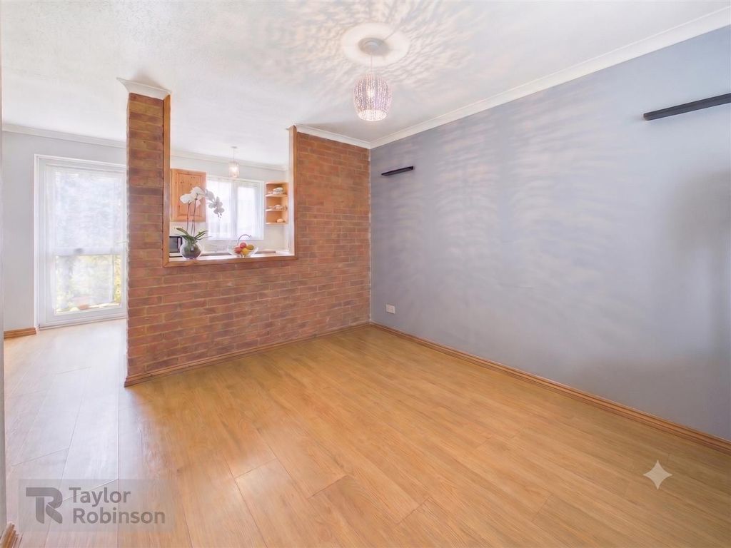 Property photo 3 of 10 Living_Room_2.Png