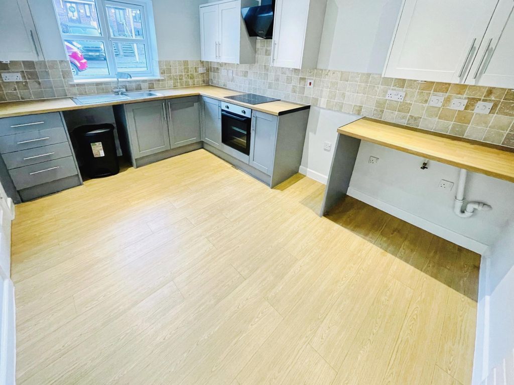 Property photo 3 of 11 Image