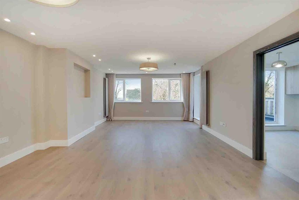 Property photo 2 of 11 5.Jpg