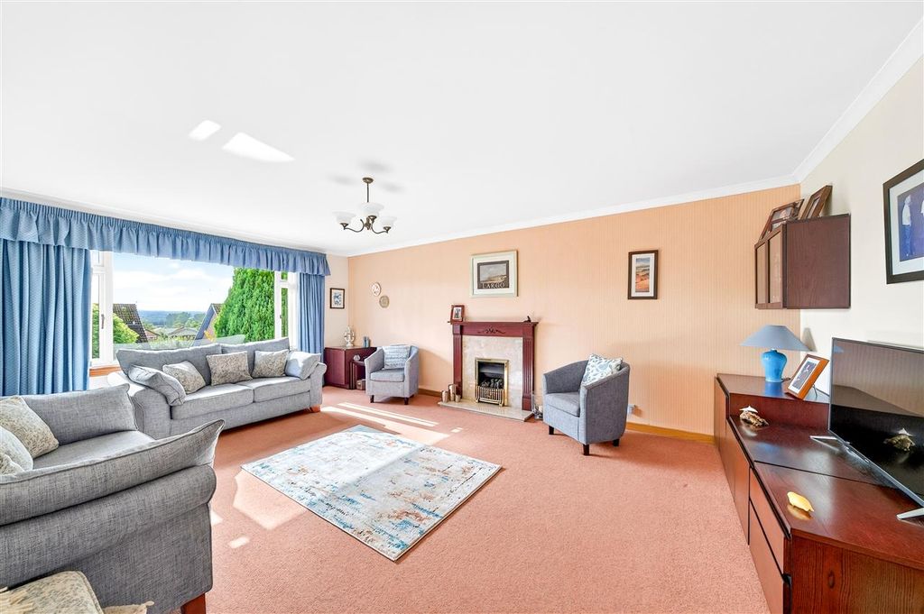 Property photo 3 of 33