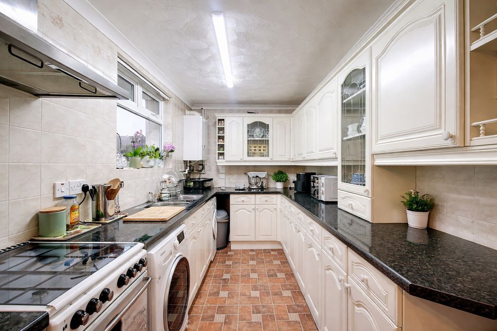 Property photo 3 of 9 5049243