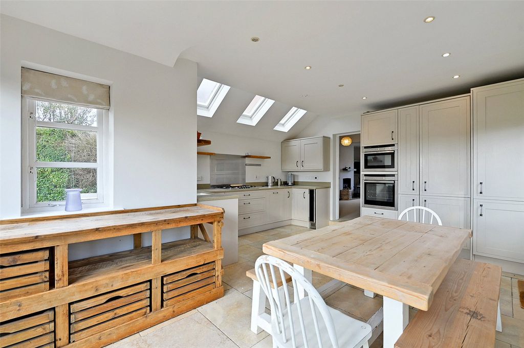 Property photo 3 of 10 Picture No. 06