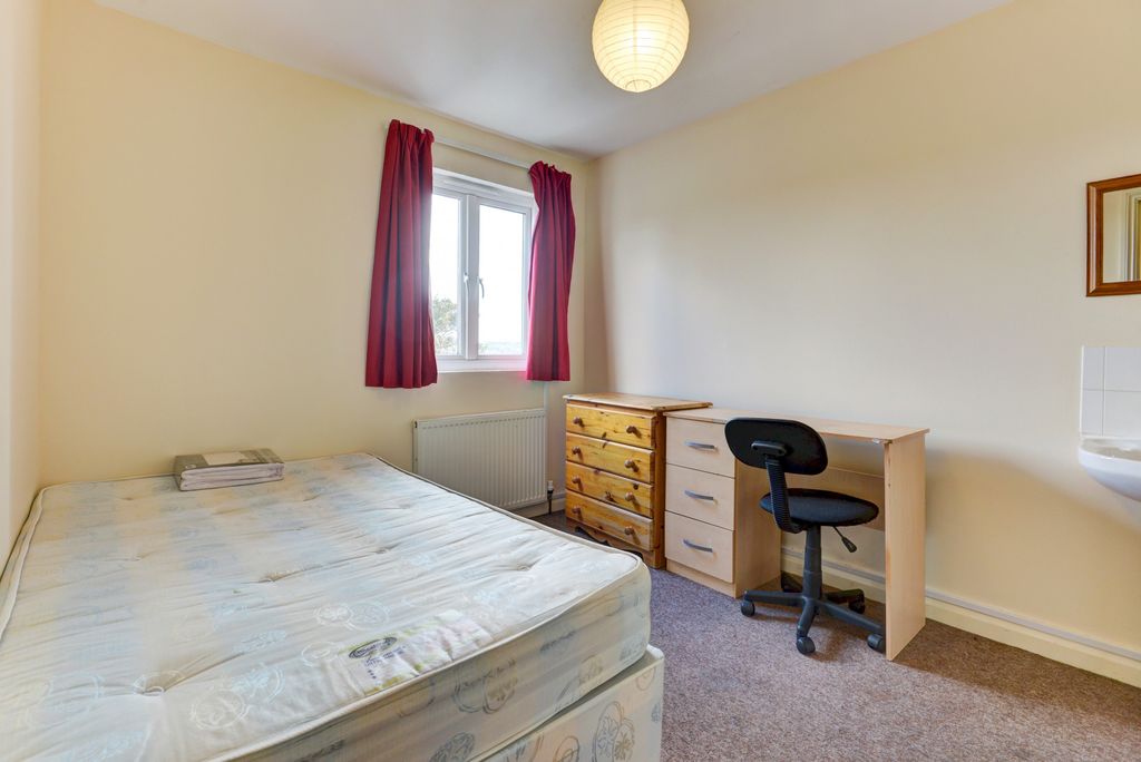 Property photo 2 of 17 A Comfortable Double Bedroom Featuring A Bed, A Wi...