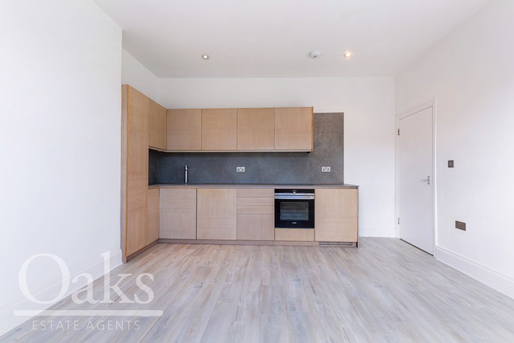 Property photo 1 of 7 Reception Room / Kit
