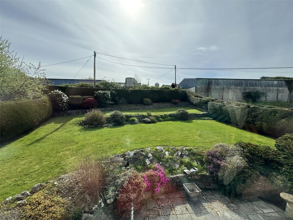 Property photo 3 of 25 Picture No. 05