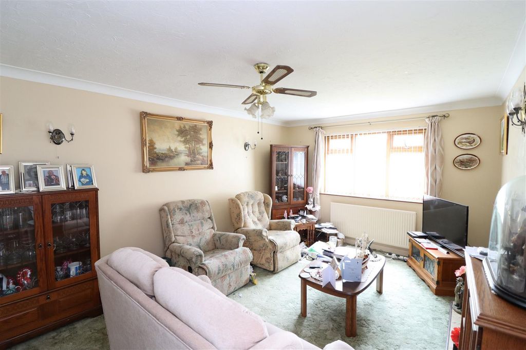 Property photo 3 of 12 Living Room