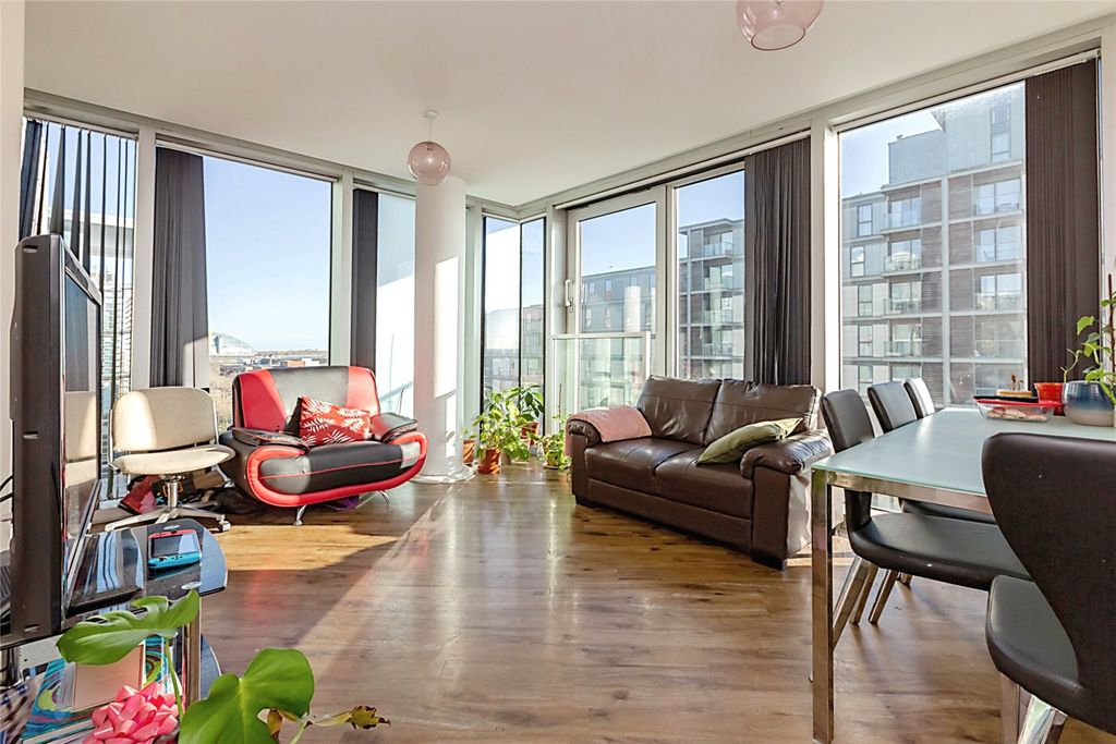 Property photo 3 of 14 Photography