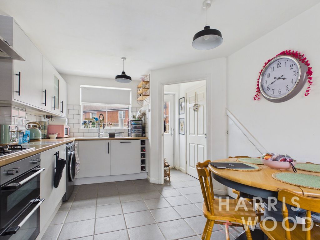 Property photo 2 of 13 5266421