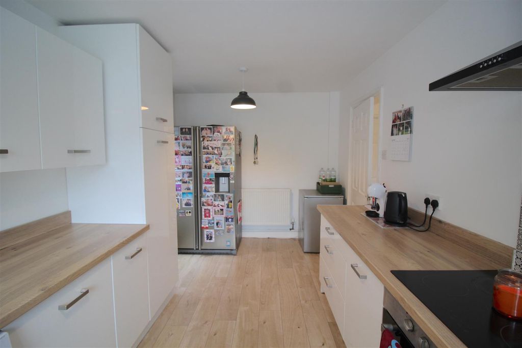 Property photo 3 of 13 Kitchen