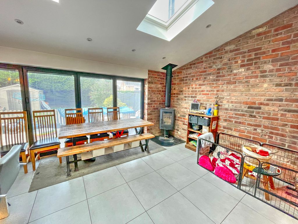 Property photo 2 of 17 Img_1070